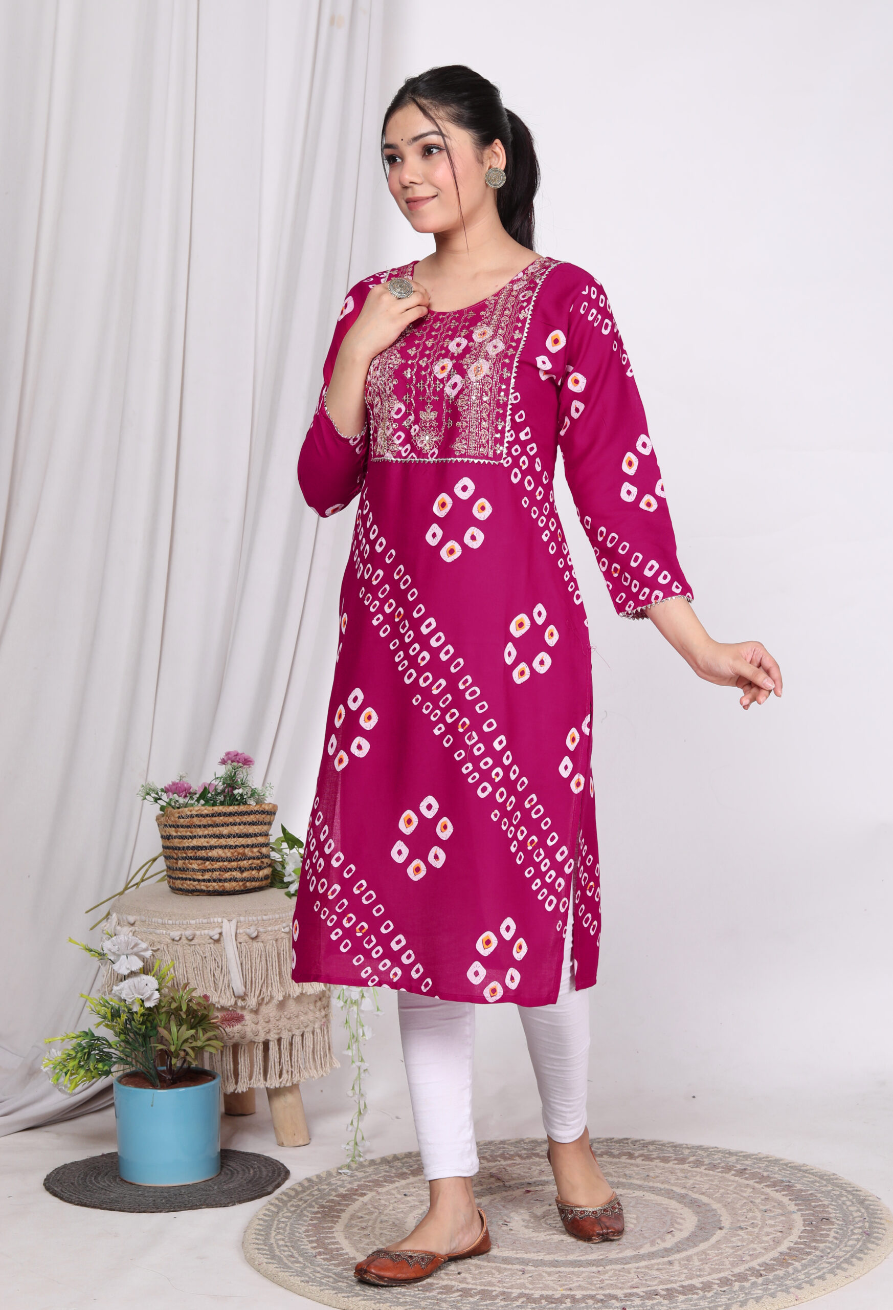 D.A.Kurtis Women Chikan Embroidery A-line Kurta - Buy D.A.Kurtis Women  Chikan Embroidery A-line Kurta Online at Best Prices in India | Flipkart.com